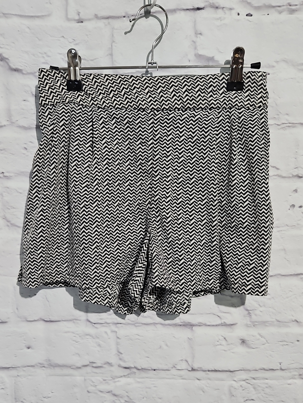 American Eagle Outfitters Black & White Chevron High-Waist Shorts